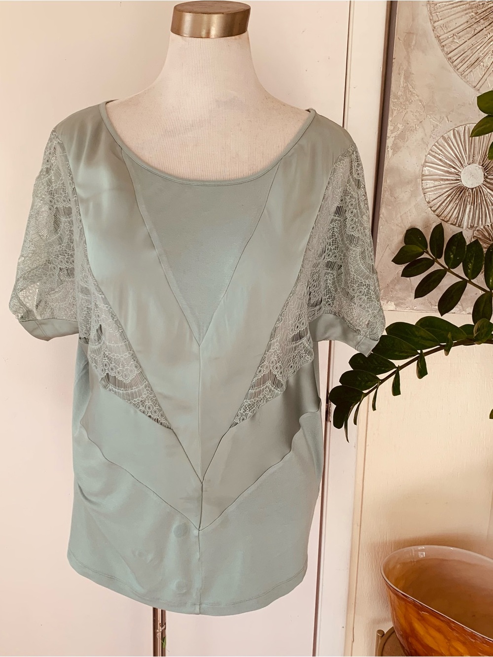 NWT  Tahari viscose blend dolman sleeve blouse size XL
